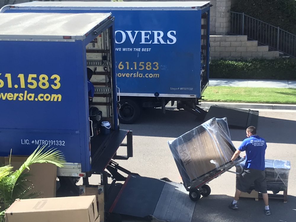 Z Movers Moving Truck